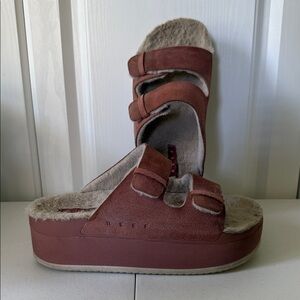 Reef Ojai Ciara Women’s Suede Platform Slide Sandals in Light Pink (sz8.5)